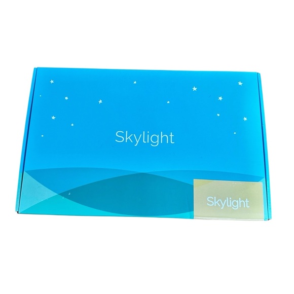 SOLD:Skylight Digital 10in Frame White Touchscreen - Picture 1 of 8